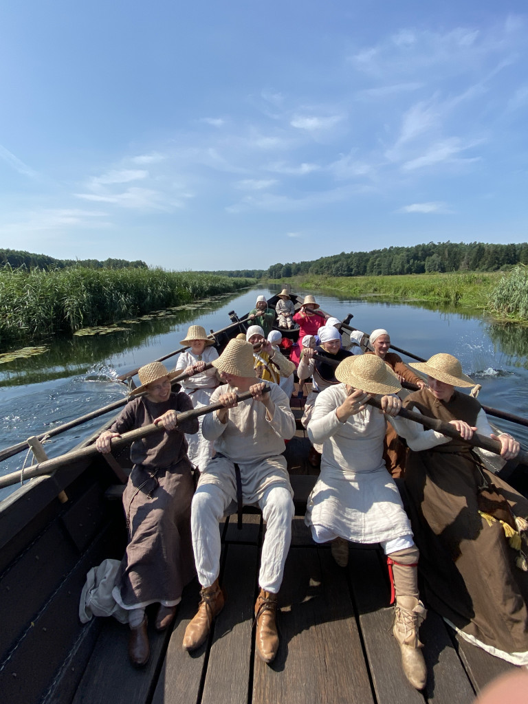 eine Tradition: Die Bootsfahrt vom Castrumins Ukranenland